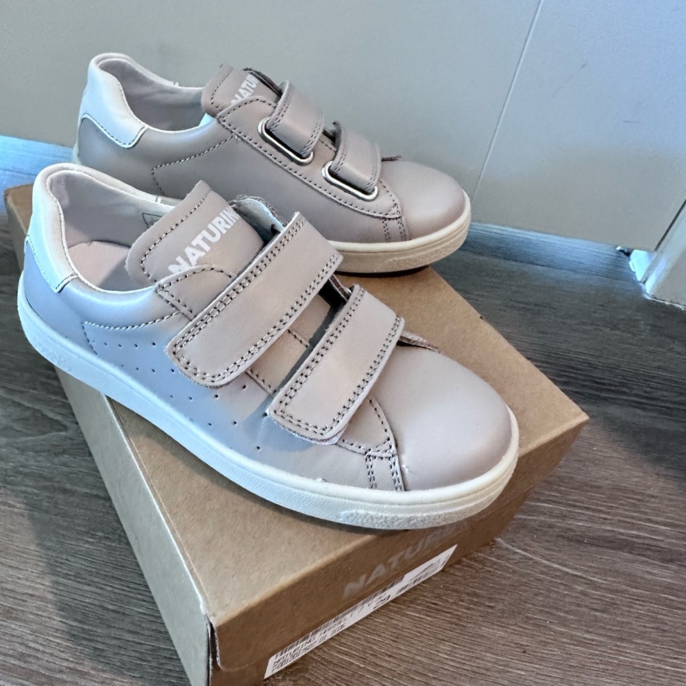 New kids Naturino sneakers , 29 size , boy